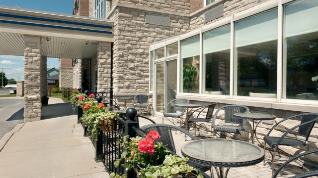 Amica-Quinte-Gardens-1.jpg