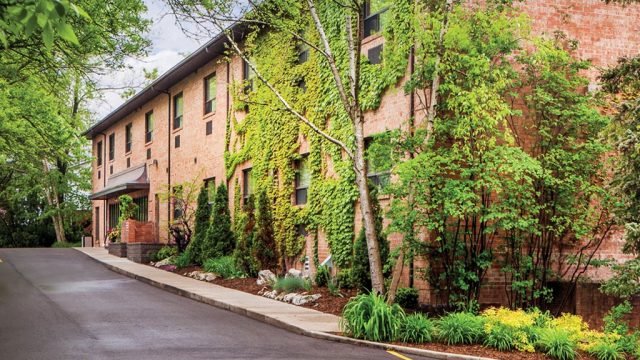 Chartwell-Christopher-Terrace-Retirement-Residence-1.jpg
