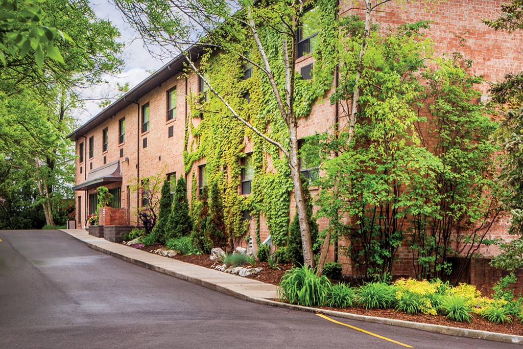 Chartwell-Christopher-Terrace-Retirement-Residence-1.jpg