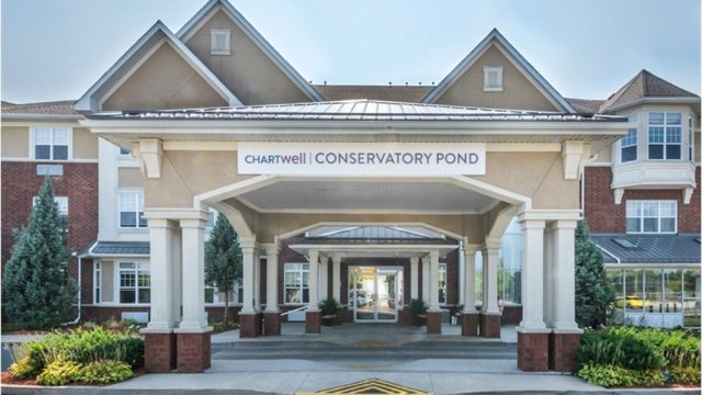 Chartwell-Conservatory-Pond-Retirement-Residence-1.jpg