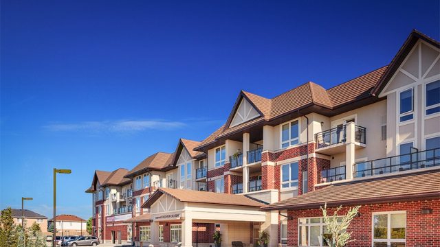 Chartwell-Deerview-Retirement-Residence-1.jpg