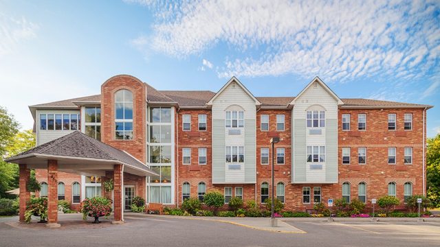 Chartwell-Jackson-Creek-Retirement-Residence-1.jpg