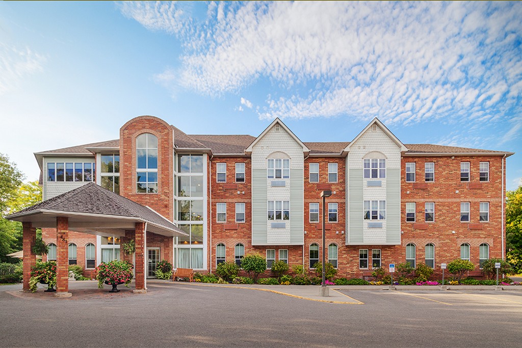 Chartwell-Jackson-Creek-Retirement-Residence-1.jpg