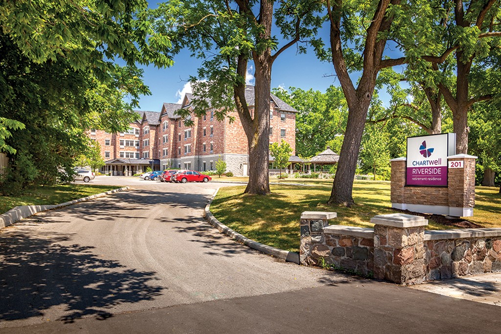 Chartwell-Riverside-Retirement-Residence-1.jpg