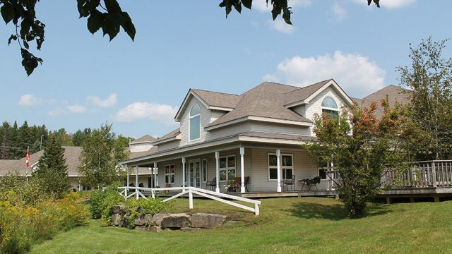Chartwell-Rogers-Cove-Retirement-Residence-1.jpg