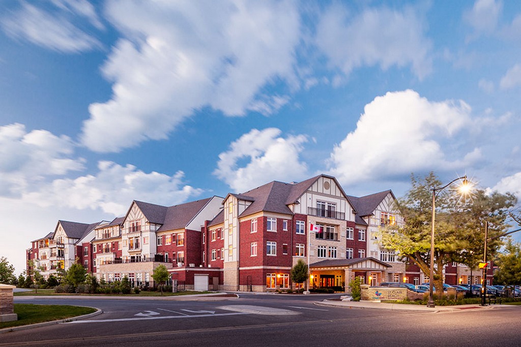 Chartwell-St.-Clair-Beach-Retirement-Residence-1.jpg