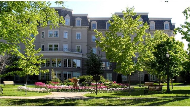 Chartwell-Terrace-on-the-Square-Retirement-Residence-1.jpg