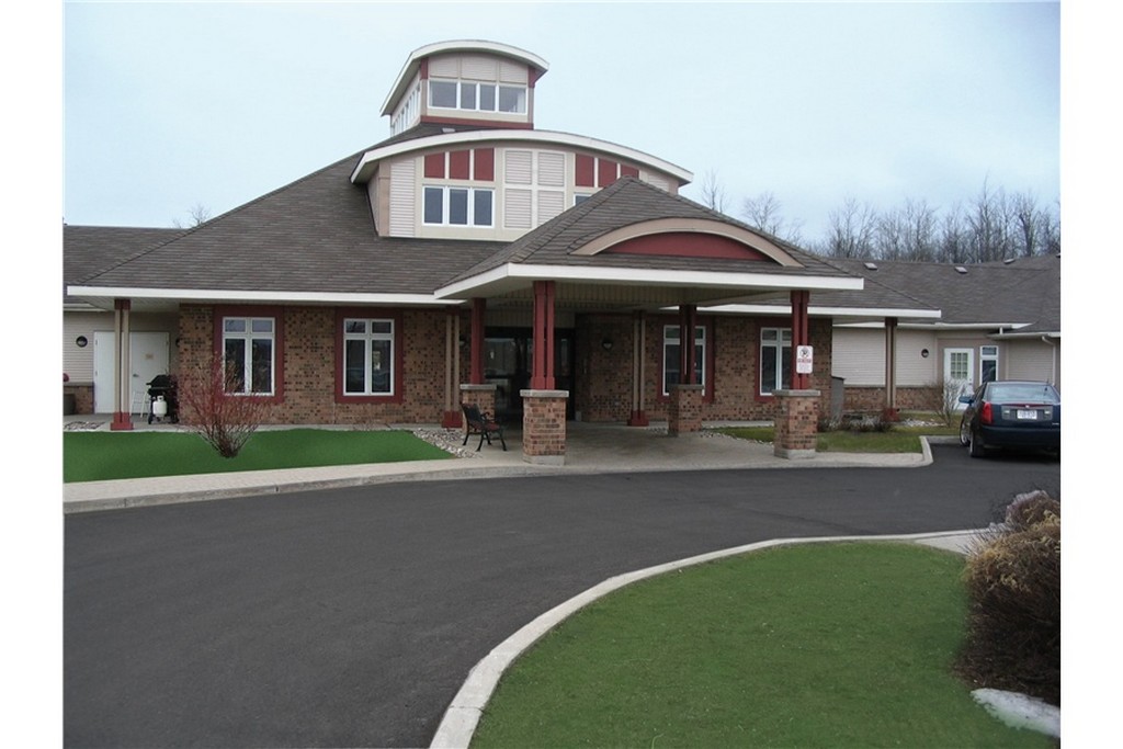 Chartwell-Van-Horne-Retirement-Residence-1.jpg