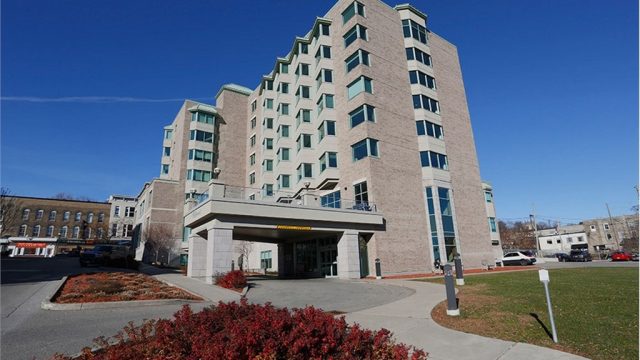 Chartwell-Wedgewood-Retirement-Residence-1.jpg