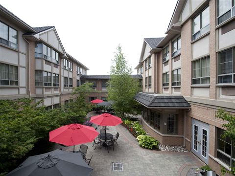 Delmanor-Glen-Abbey-002-1.jpg