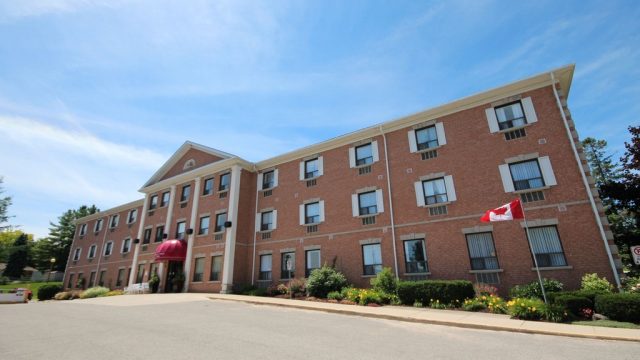 Maple-Court-Retirement-Residence-1.jpg