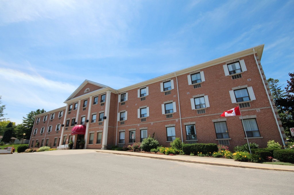 Maple-Court-Retirement-Residence-1.jpg
