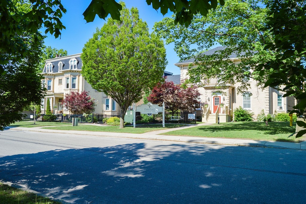 Park-Place-Retirement-Residence-1.jpg