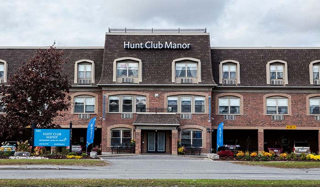 Revera_HuntClubManor-2.jpg