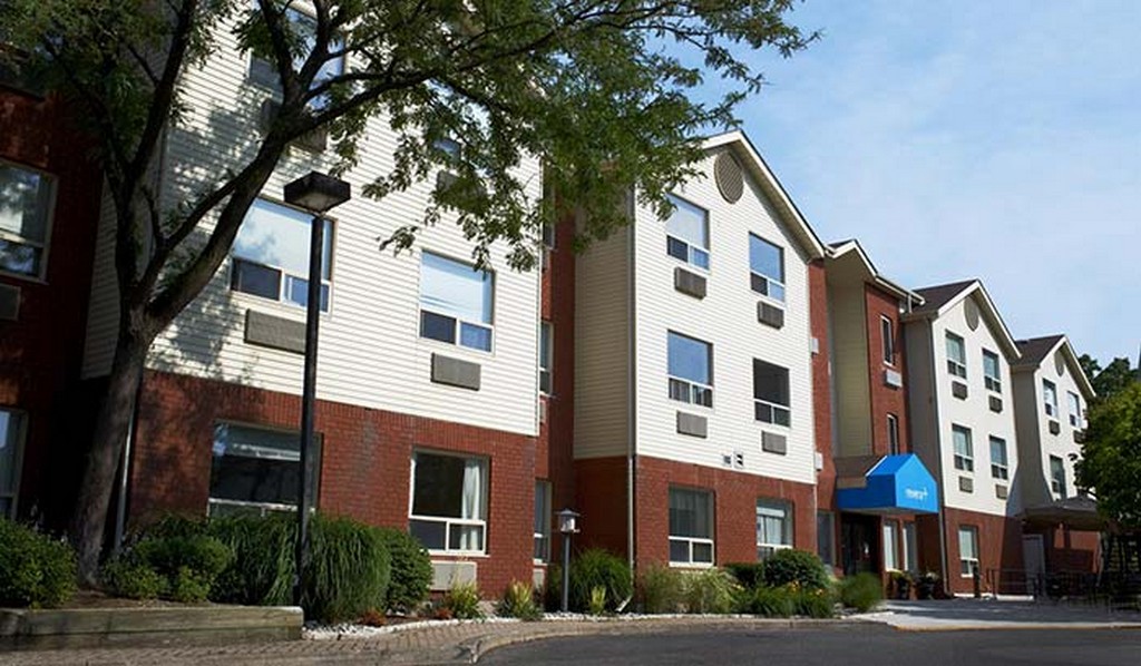 Revera_Maplecrest-2.jpg