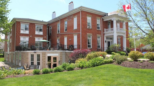 Willoughby-Manor-Retirement-Residence-2.jpg